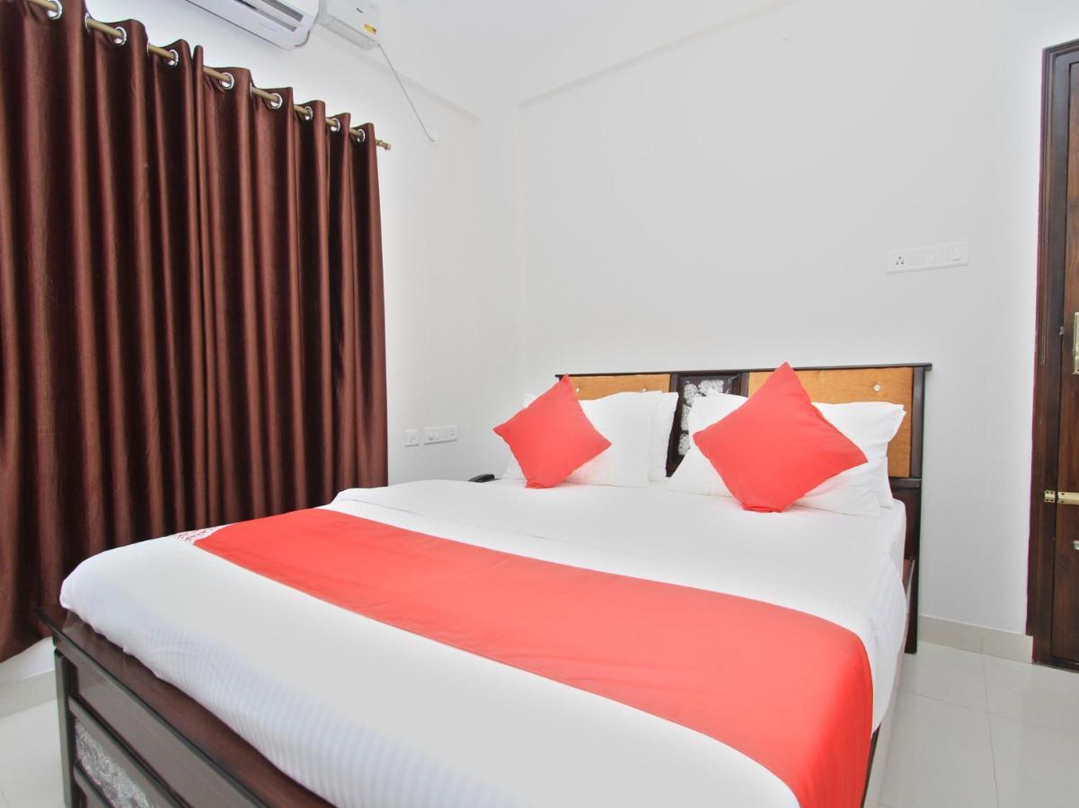 Oyo 12033 Hotel Royal Residence Бангалор Екстериор снимка